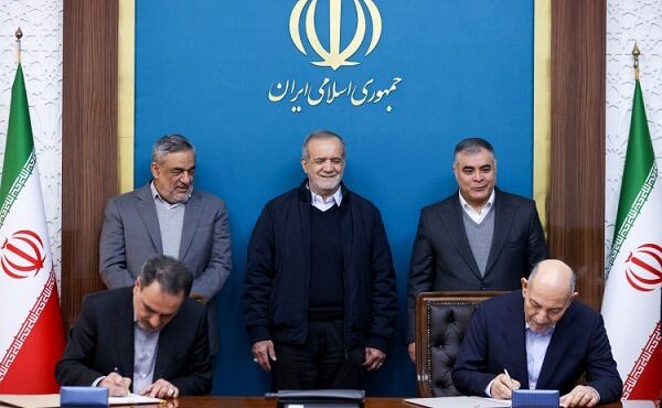 ۲میلیارد دلار قراردادهای سرمایه‌گذاری نفتی با حضور پزشکیان منعقد شد